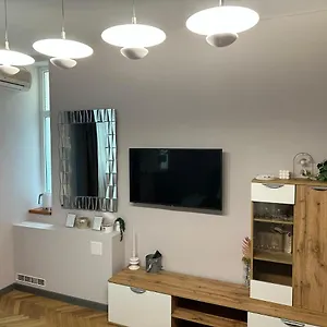 https://luxury-apartments-vitosha-blvd.sofiahotelsbg.com