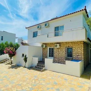 https://guesthouse-dollomaja-ksamil.albaniahotels.org