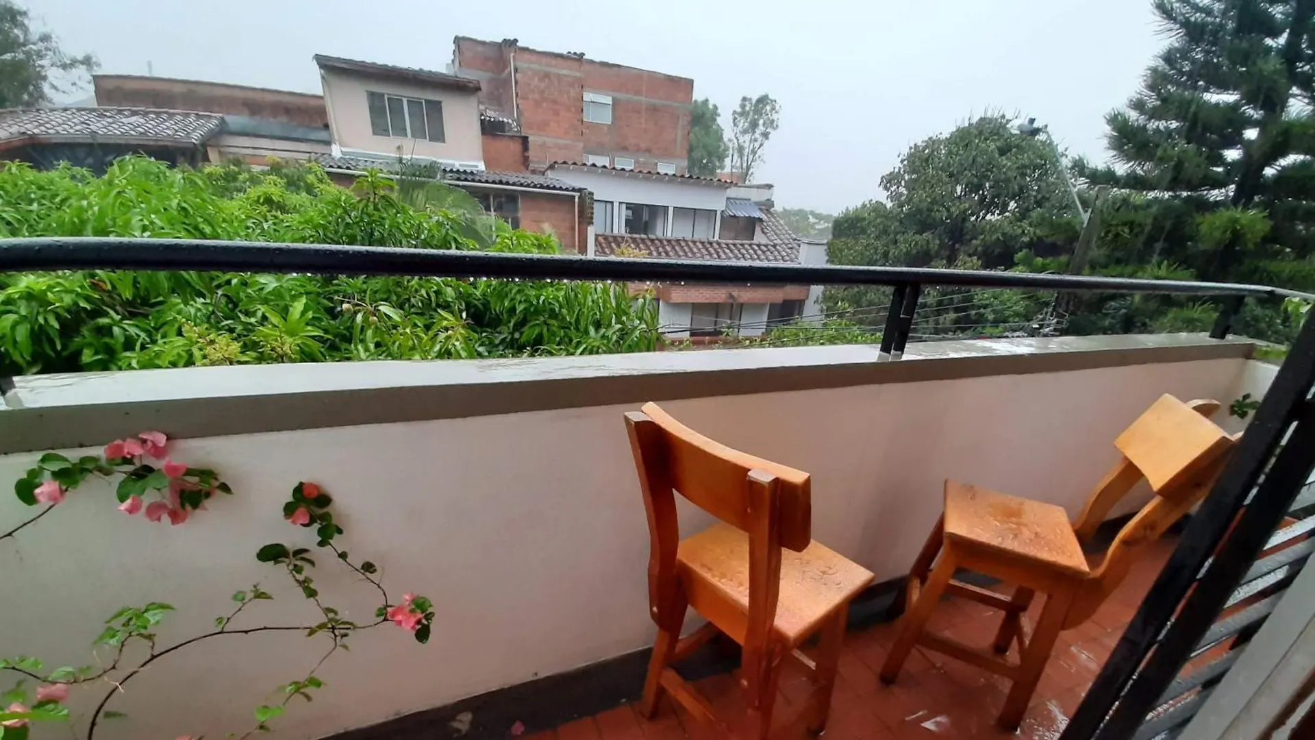 Poblado Guest House Medellin Hotel