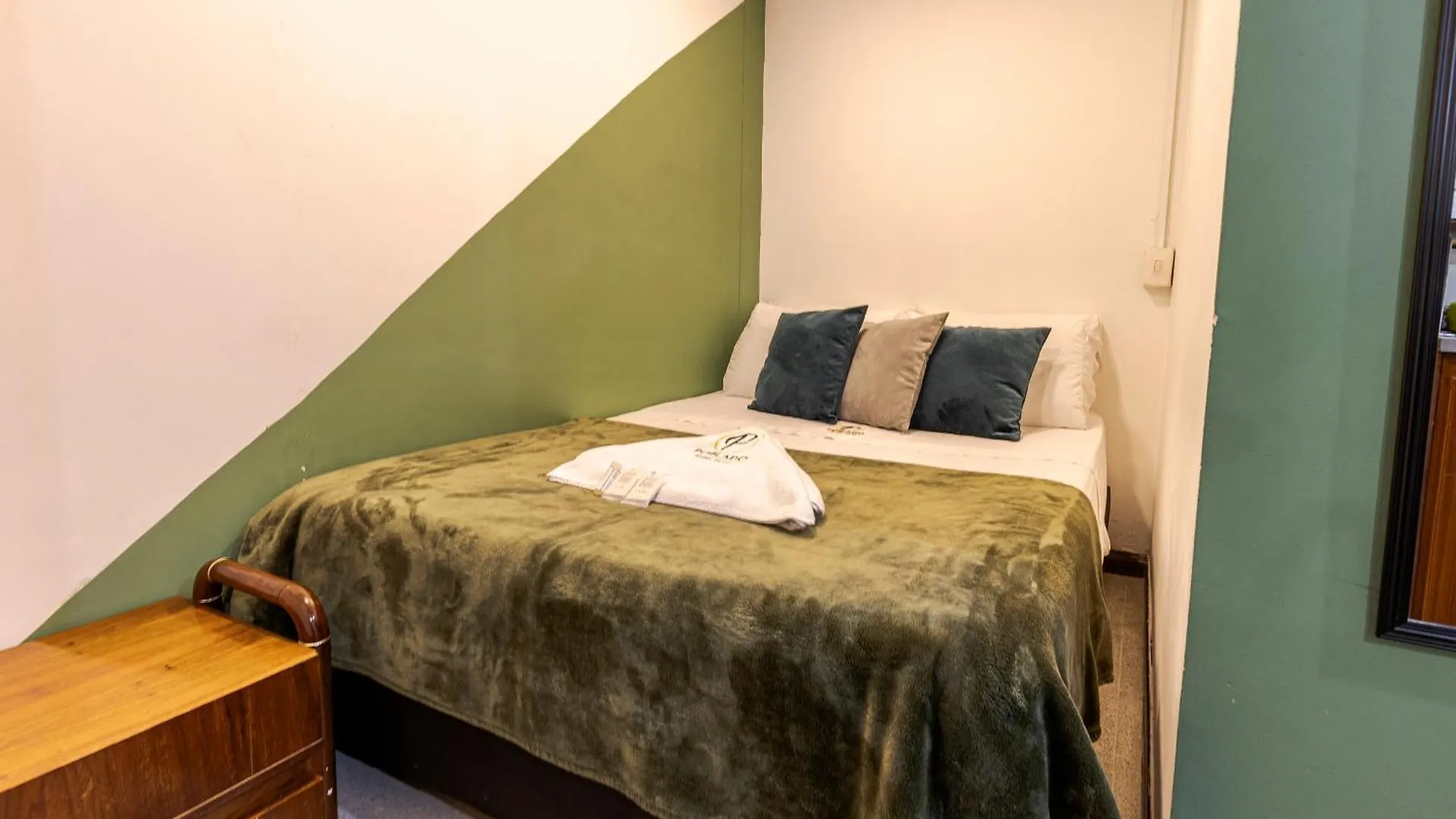 Poblado Guest House Medellin Colombia