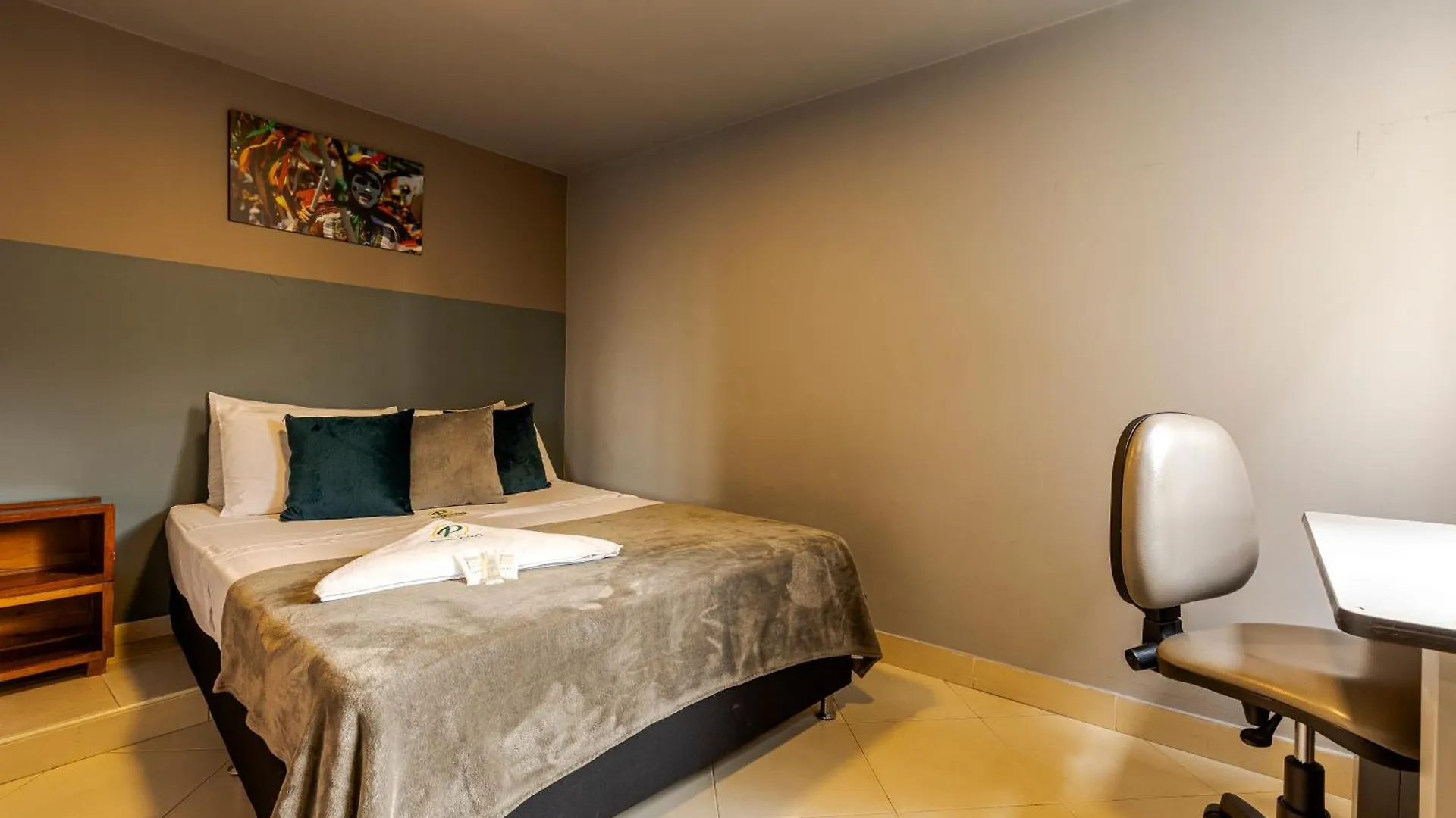 Poblado Guest House Medellin Hotel