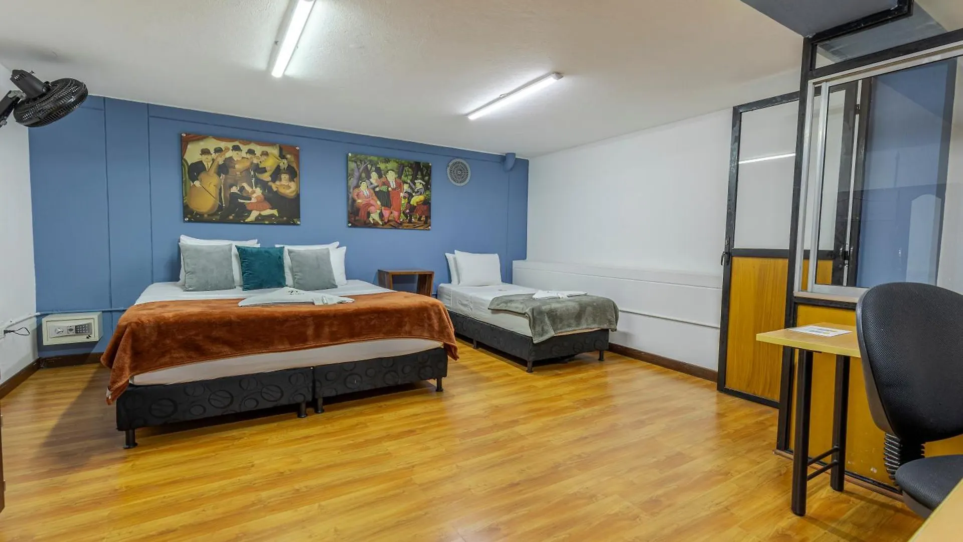 Poblado Guest House Medellin 3*,  Colombia