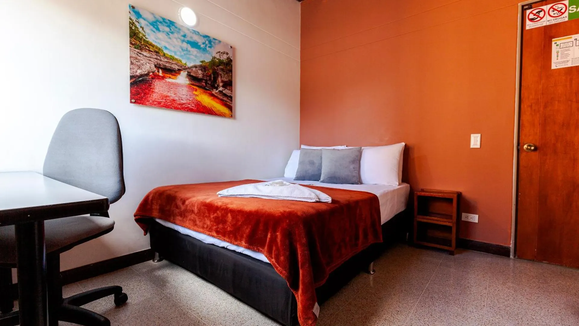 *** Hotel Poblado Guest House Medellin Colombia